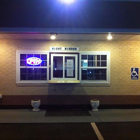 纽波特纽斯酒店 外观 照片